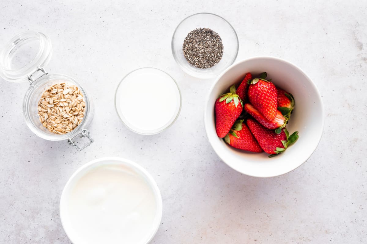 ingredients for Strawberry Cheesecake Overnight Oats